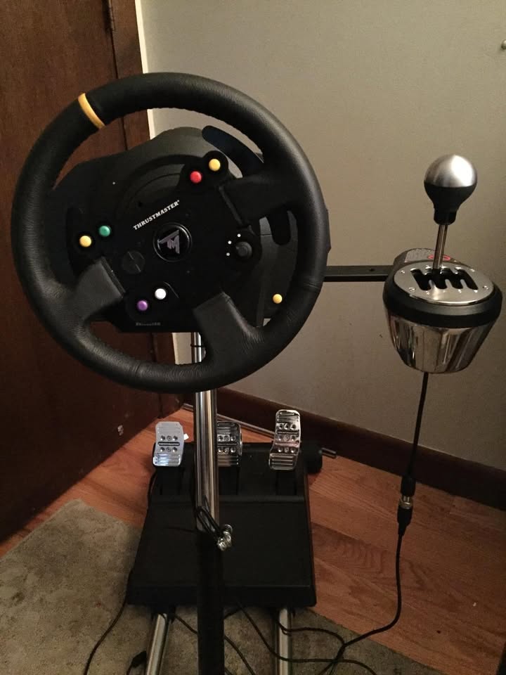 Thrustmaster TX RW Leather Edition or Wheel Ferrari 458 Italia Edition (XBOX Se