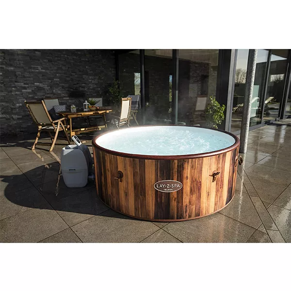 HELSINKI HOT TUB, 180 AIRJET WOOD EFFECT INFLATABLE SPA WITH FREEZE SHIELD YEAR ROUND TECHNOLOGY AND RAPID HEATING, 5-7 PERSON