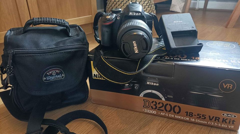 nikon d3200 18-55 Kit Camera Bundle With Memory Card And Bag