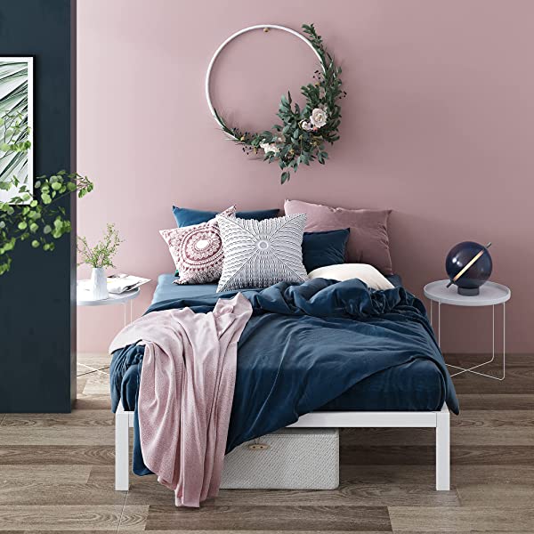 ZINUS Mia Metal Platform Bed Frame / Wood Slat Support / No Box Spring Needed / Easy Assembly, Black, Full Standard Full Black