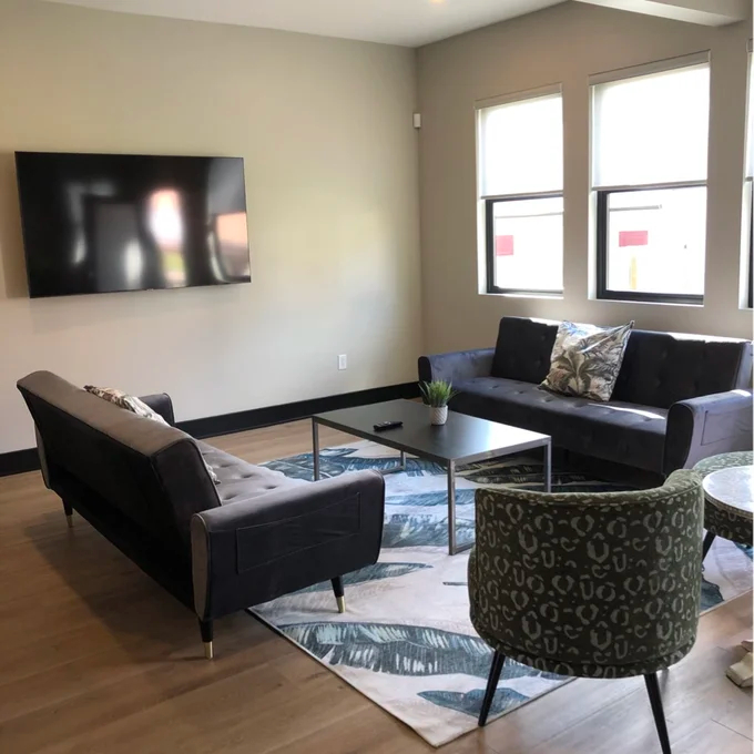 【Furniture】83.86'' Upholstered