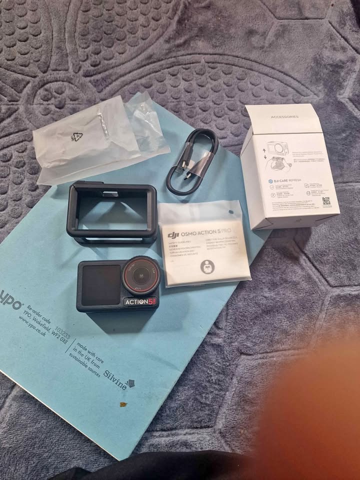 DJI Osmo Action 5 Pro Adventure Combo, 4K Action Camera 11.3 Sensor, Stabilization Vlogging Camera, Dual OLED